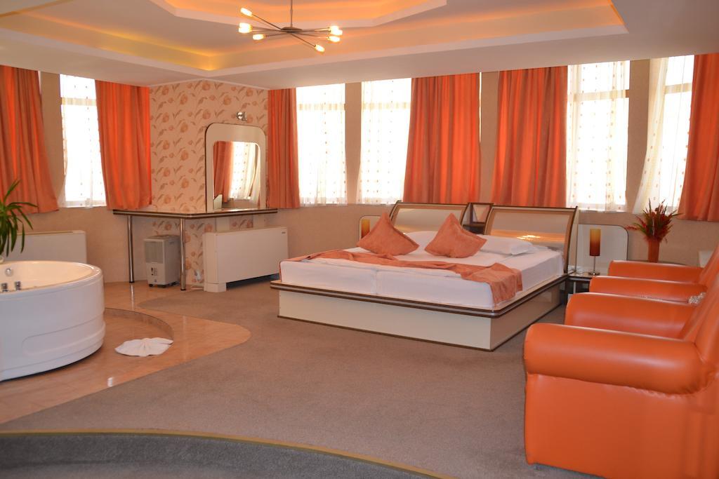 Hotel Helin - Calea Bucuresti Craiova Bagian luar foto