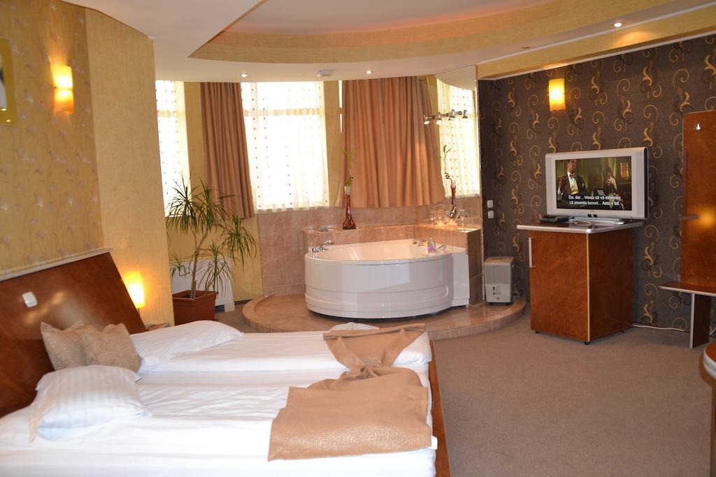 Hotel Helin - Calea Bucuresti Craiova Bagian luar foto