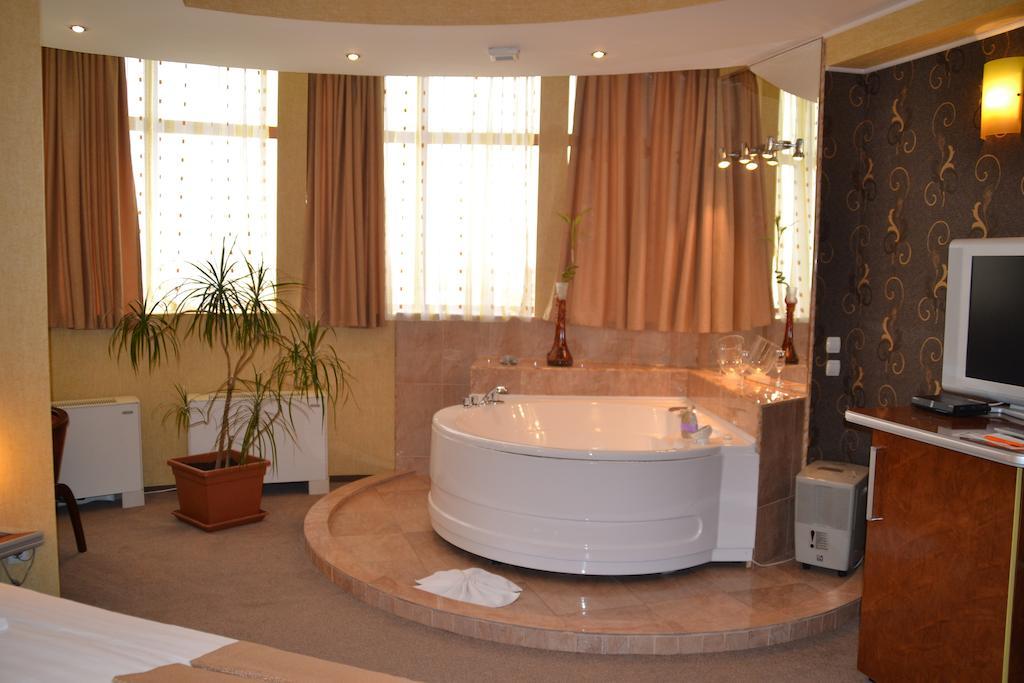 Hotel Helin - Calea Bucuresti Craiova Bagian luar foto