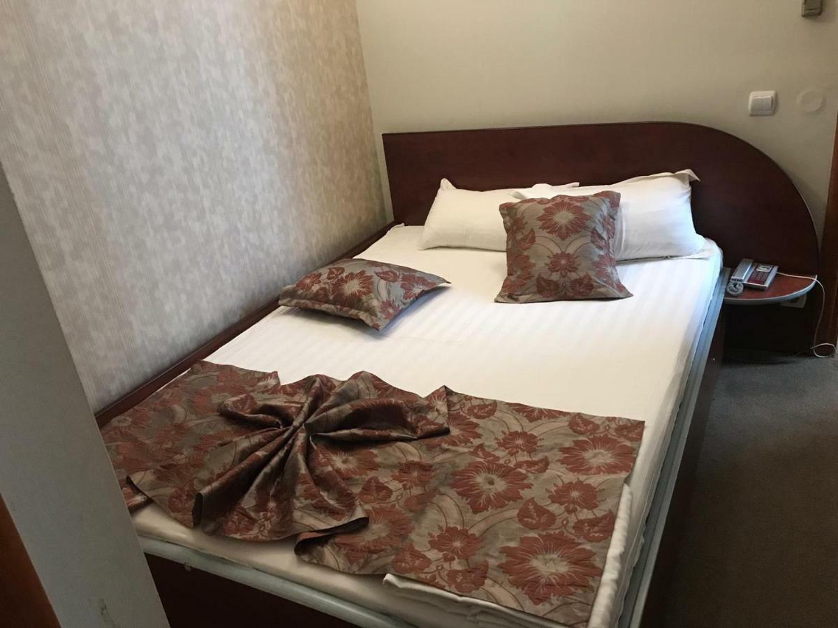 Hotel Helin - Calea Bucuresti Craiova Bagian luar foto